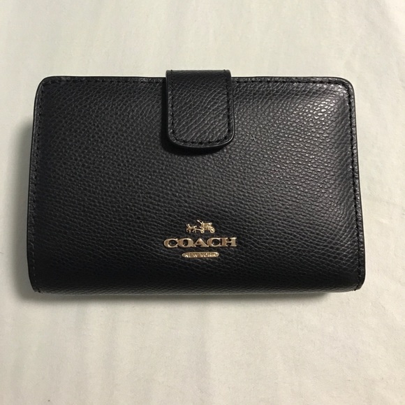 Coach Handbags - ❤️Medium Corner Wallet Coach